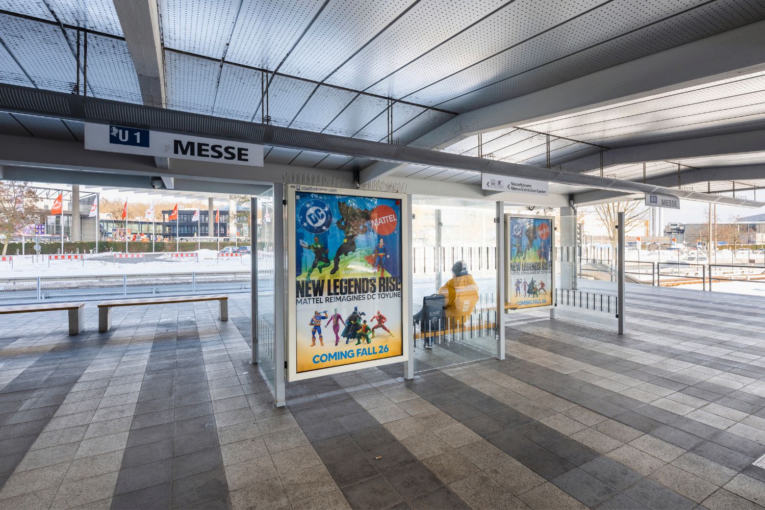 City Light Poster - Stadtauswärts am Gleis