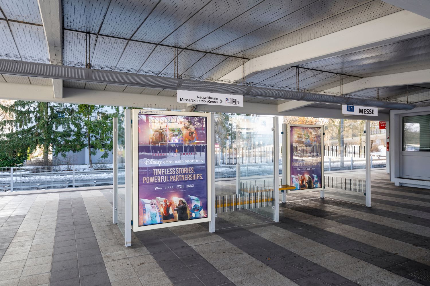 City Light Poster - Stadteinwärts am Gleis
